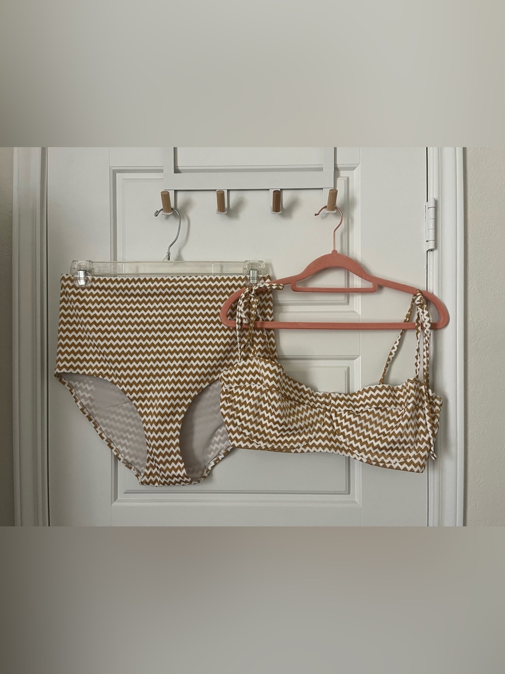 Lonely Label Swim Two Piece Bikini 36DD Top XL Bottoms Gold White Zig Zag